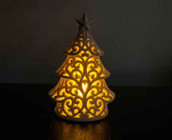 Weihnachtsbaum im Ornament-Stil für LED-Teelicht