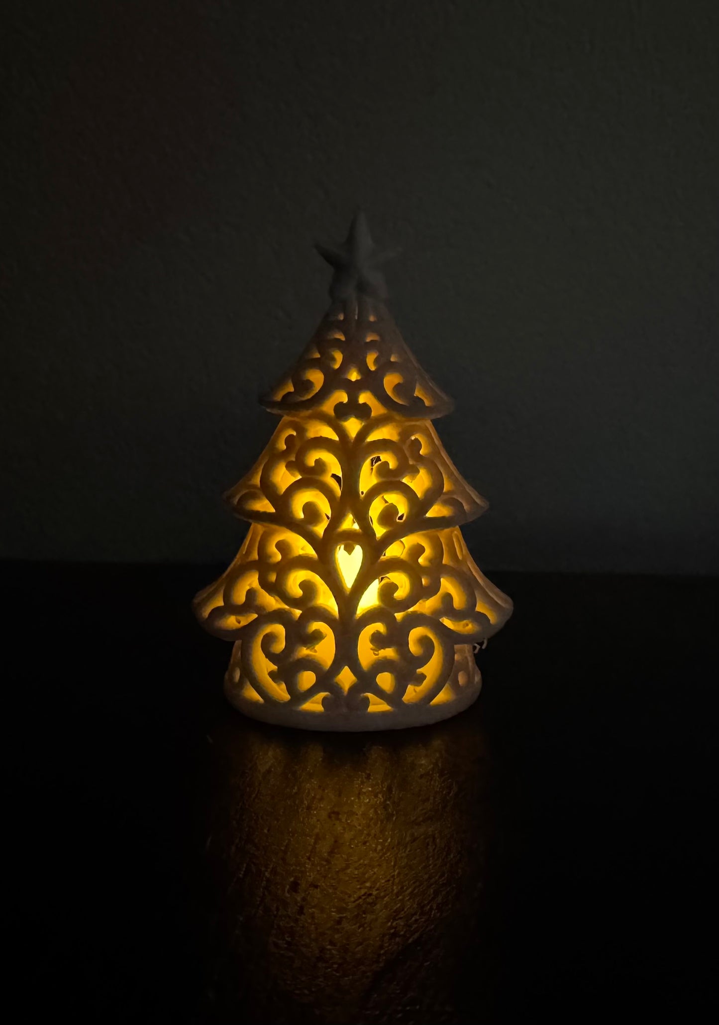 Weihnachtsbaum im Ornament-Stil für LED-Teelicht