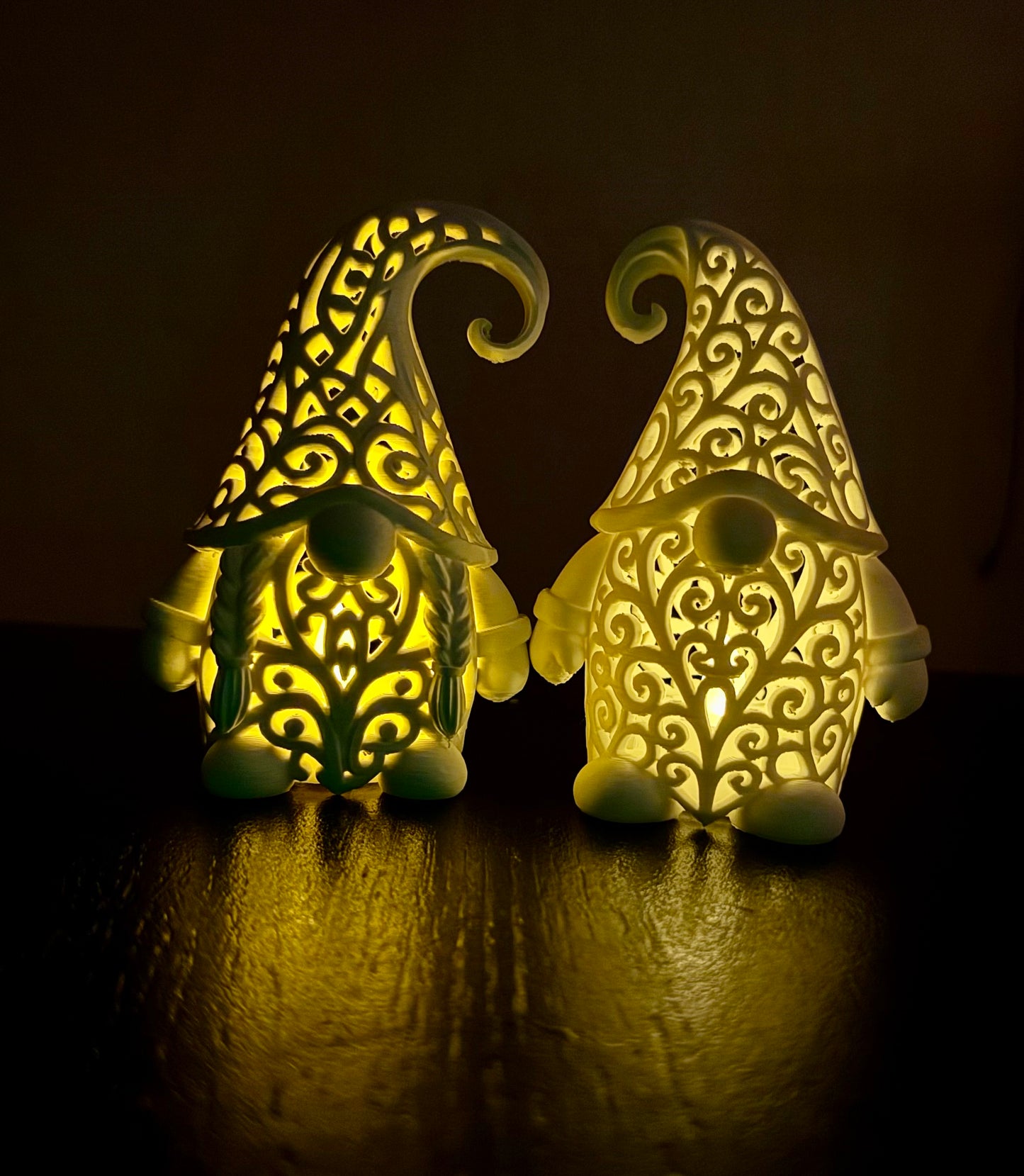 Weihnachtswichtel Paar im Ornament - Stil mit Herz