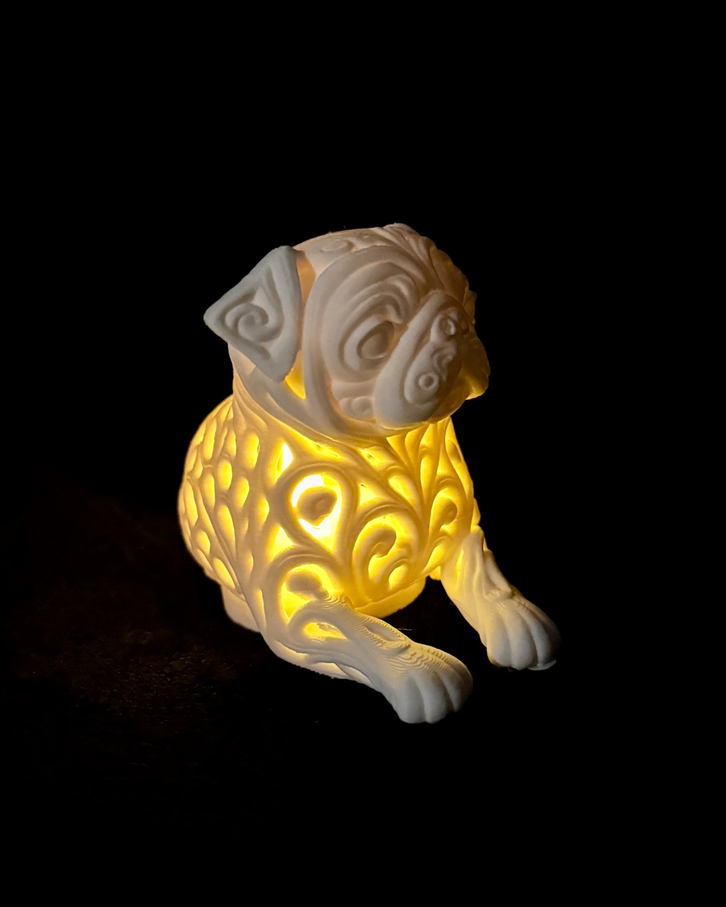 Pug in ornament style for LED tea light (lying)